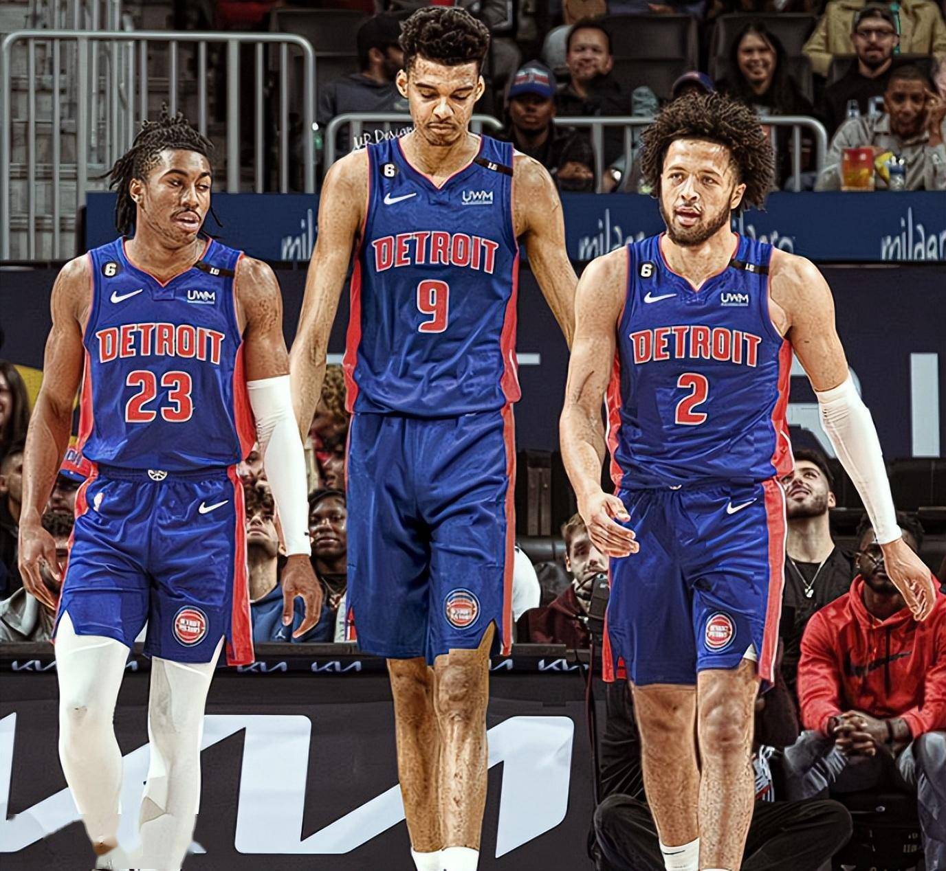 看了一眼活塞的阵容:坎宁汉姆,博扬-博格丹诺维奇,巴格利三世,博客上