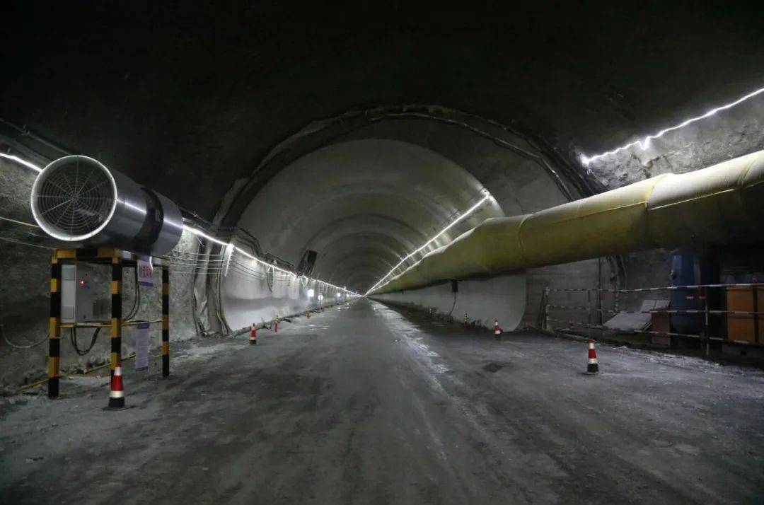 天山胜利隧道主洞掘进施工任务过半_建设_高速公路_项目