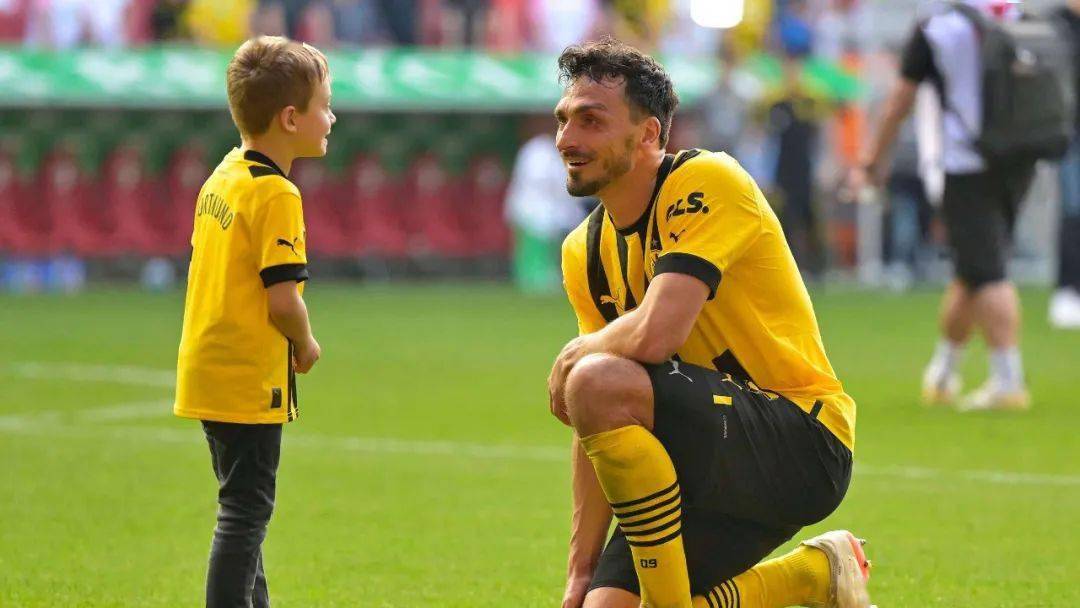 胡梅尔斯不止是"中产替补"_多特蒙德_聚勒_罗伊斯