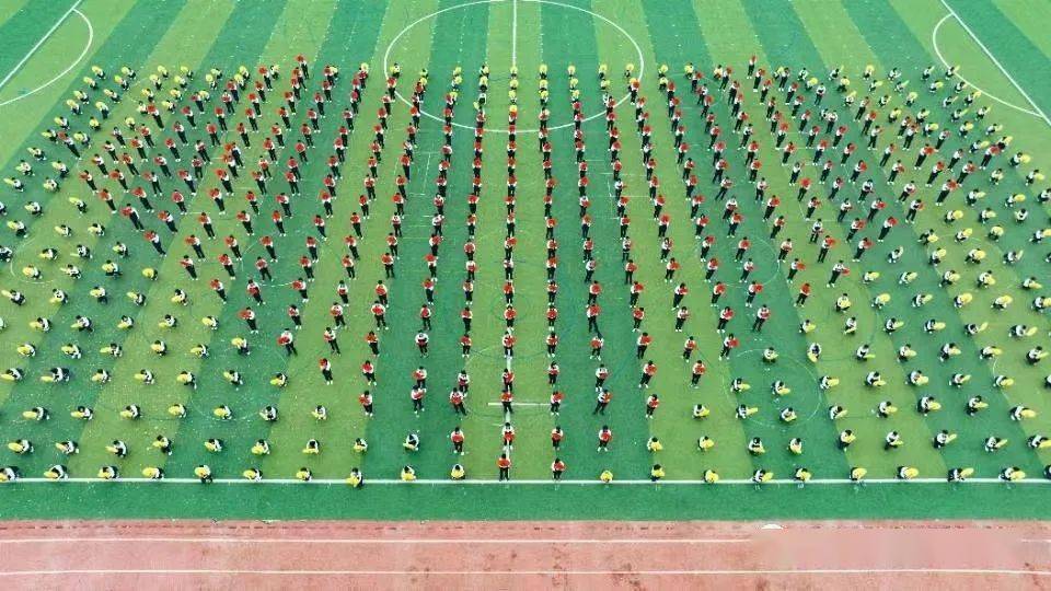 馆陶县举办第十二届体育节中小学生田径运动会_开幕式_表演_方阵