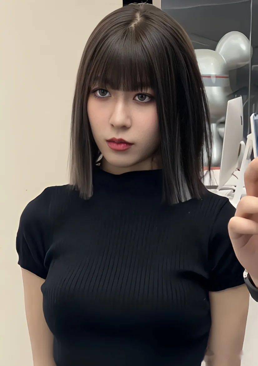 2023夏天超火的"挂耳染短发"_女生_时尚_发型