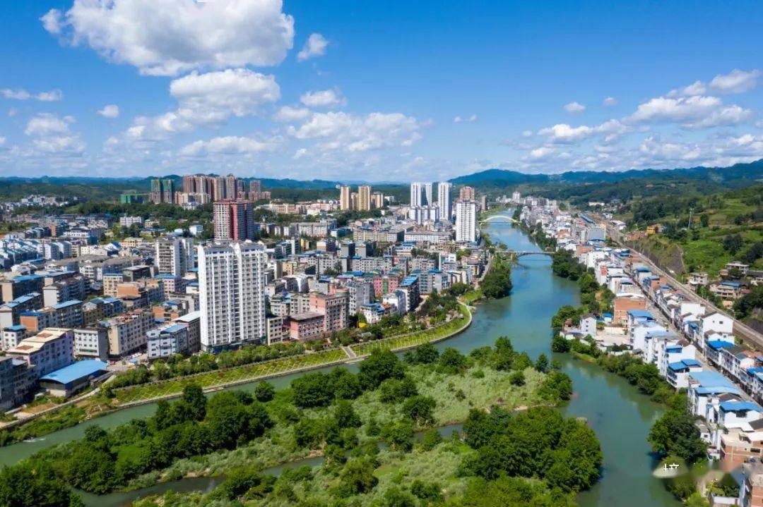 【头条】贵州岑巩:精致管理靓"颜值" 绘就城市"新画卷"_城镇_街道