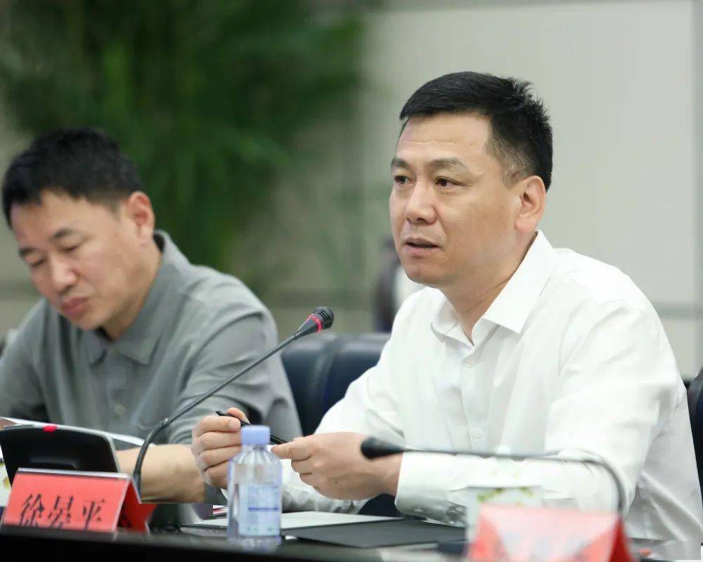 市人大常委会副主任徐晏平一行来长开展《湖州市物业管理条例》执法