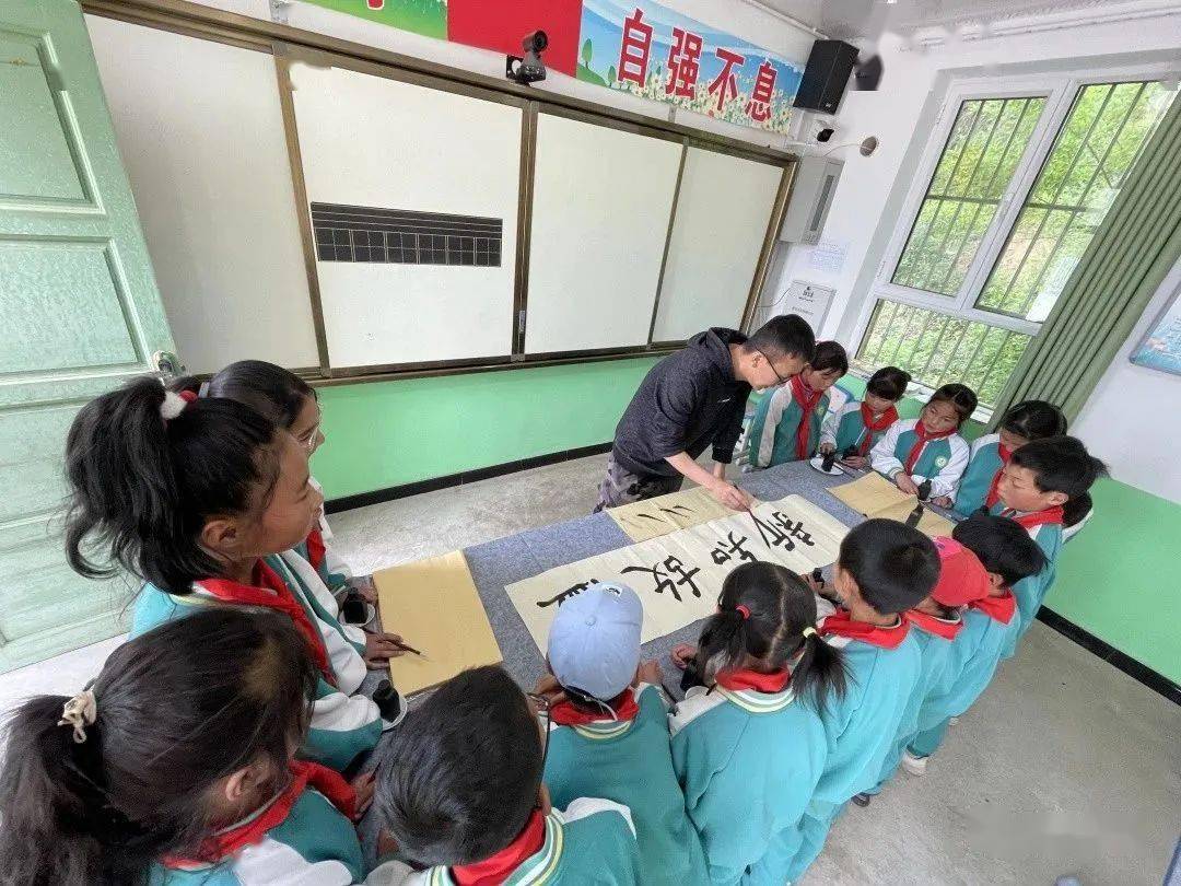 王家山小学老师照片图片