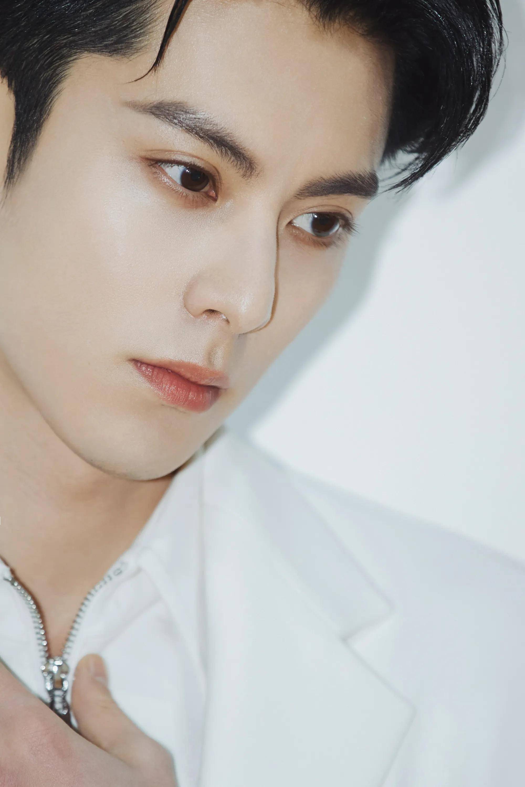 明星王鹤棣时尚合集:英俊潇洒,气宇不凡