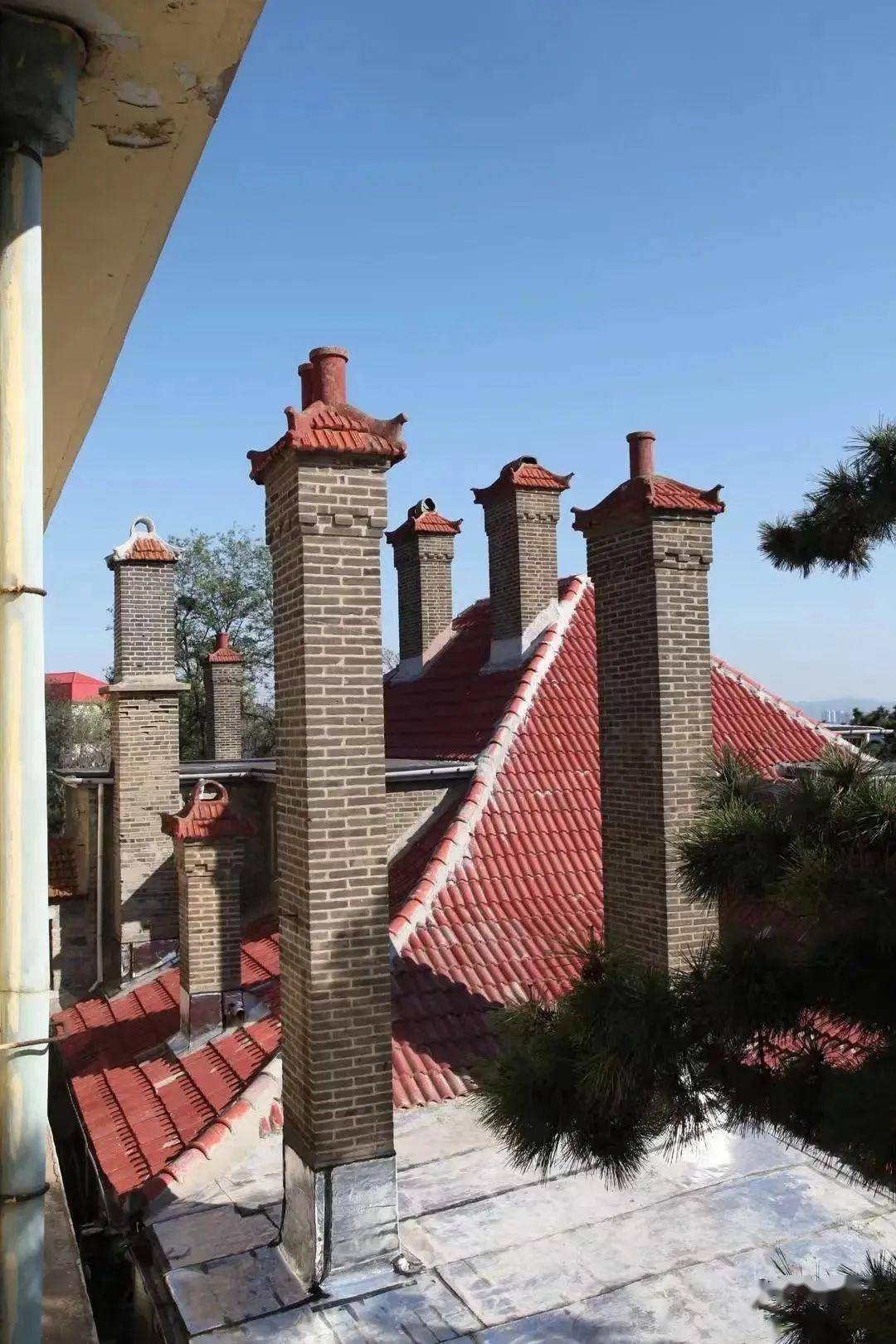 址:外侨住宅地 址:东山路(蓝天宾馆东侧)文物贴士安得森是一名在威海