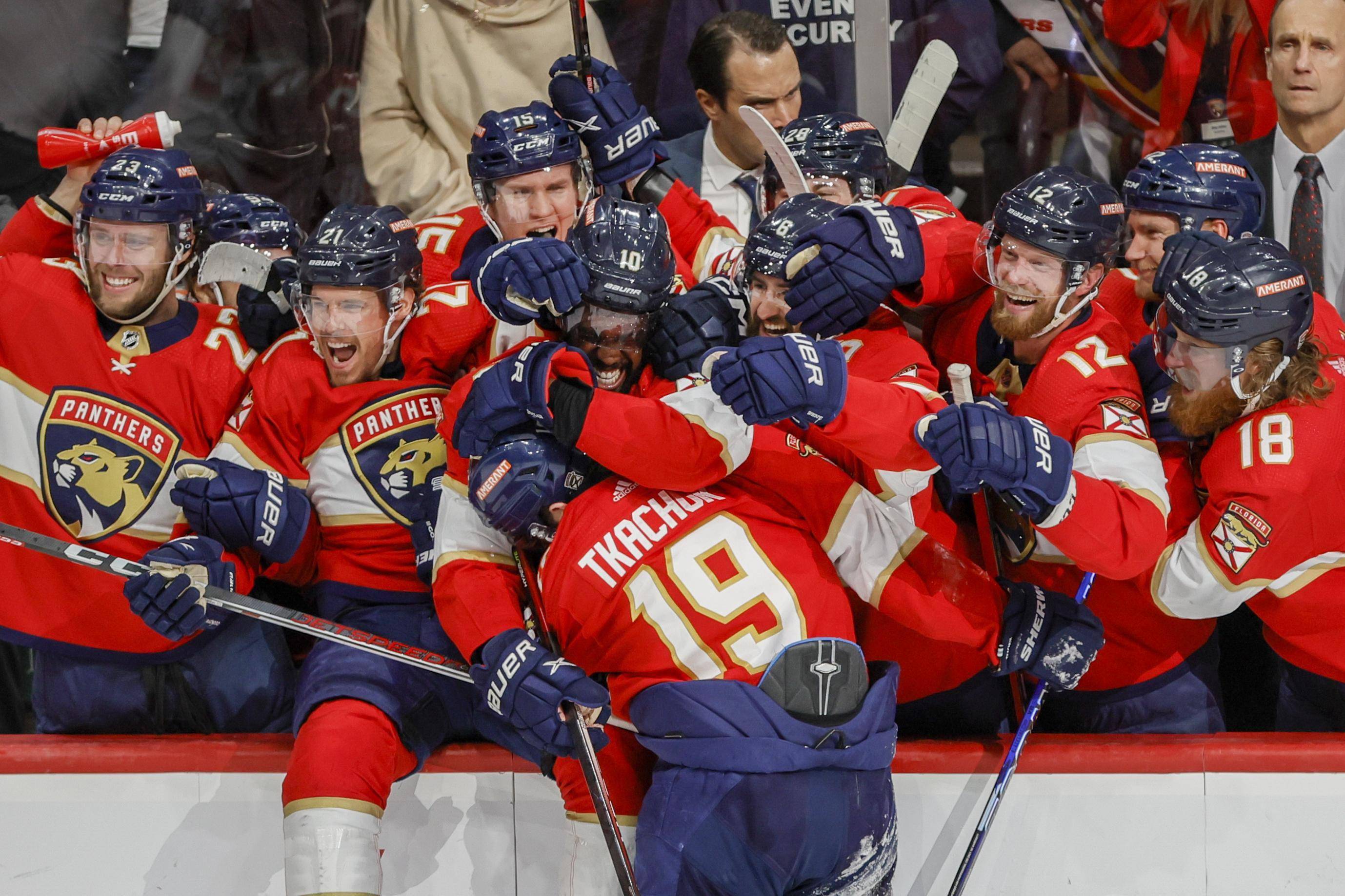 热火的同州nhl(冰球)球队佛罗里达美洲豹(42胜40负)在季后赛首轮对阵