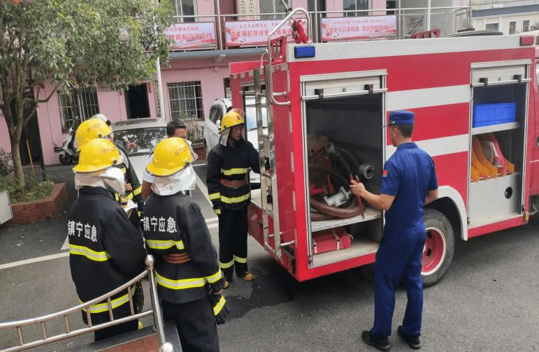 双龙山街道专职消防队联合县消防救援大队开展消防演练_火灾_培训
