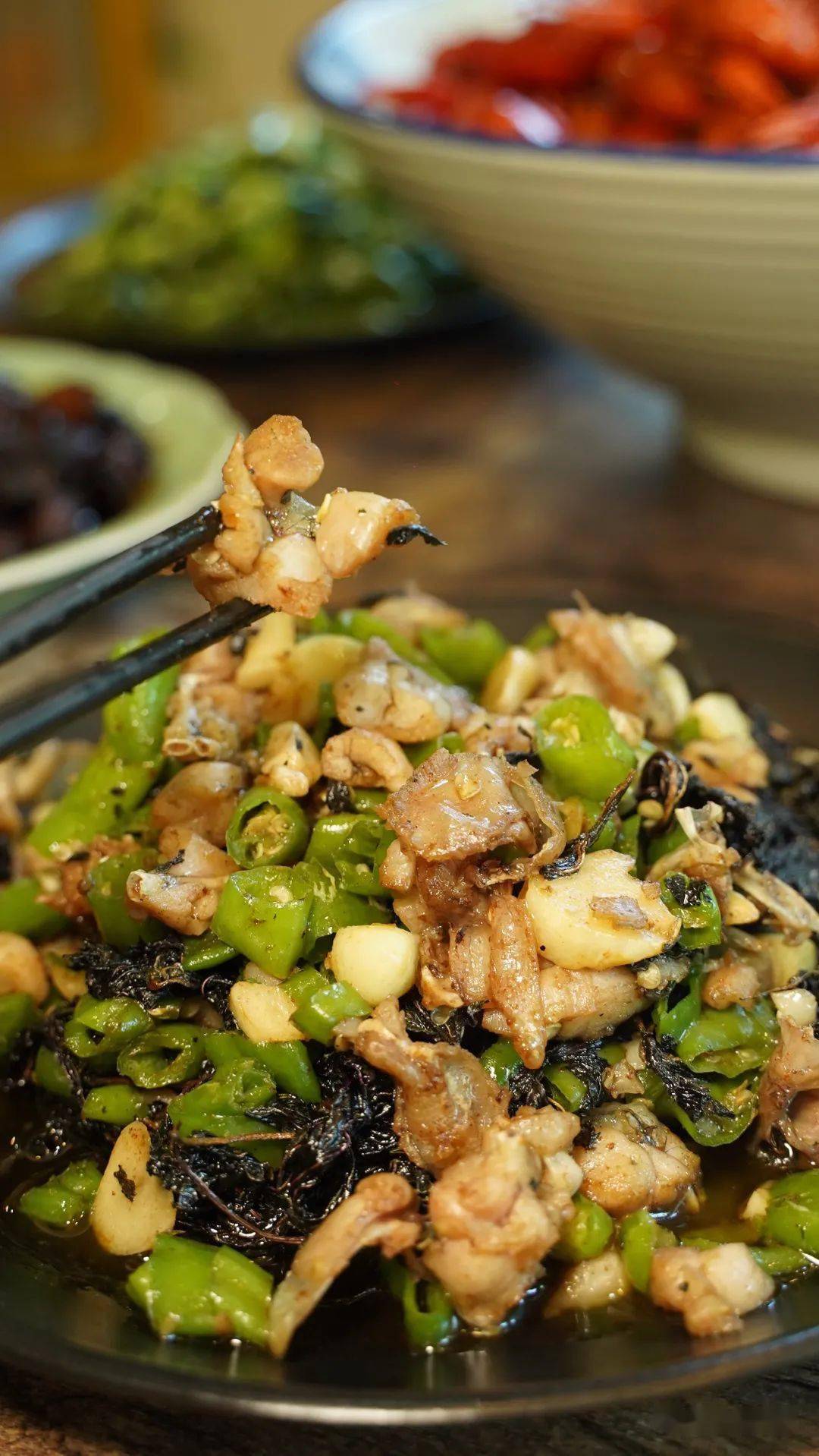 it男辞去工作,为老婆做了近十年的私房菜,火到丽水各地都有人点外卖