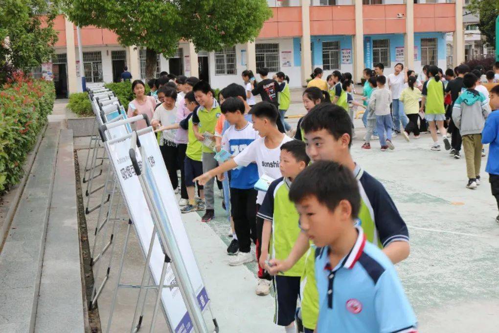 无烟 为成长护航——蕲春县开展第36个世界无烟日主题宣传活动_校园