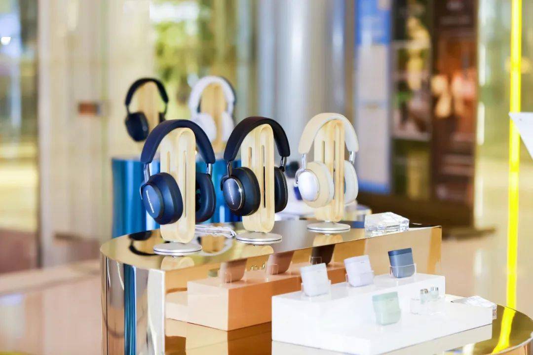 也让宝华韦健的"鹦鹉螺"迭代换新30年来的革新发展在一众高端品牌音箱