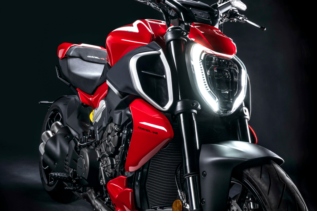 杜卡迪 diavel v4 大魔鬼 细节简介