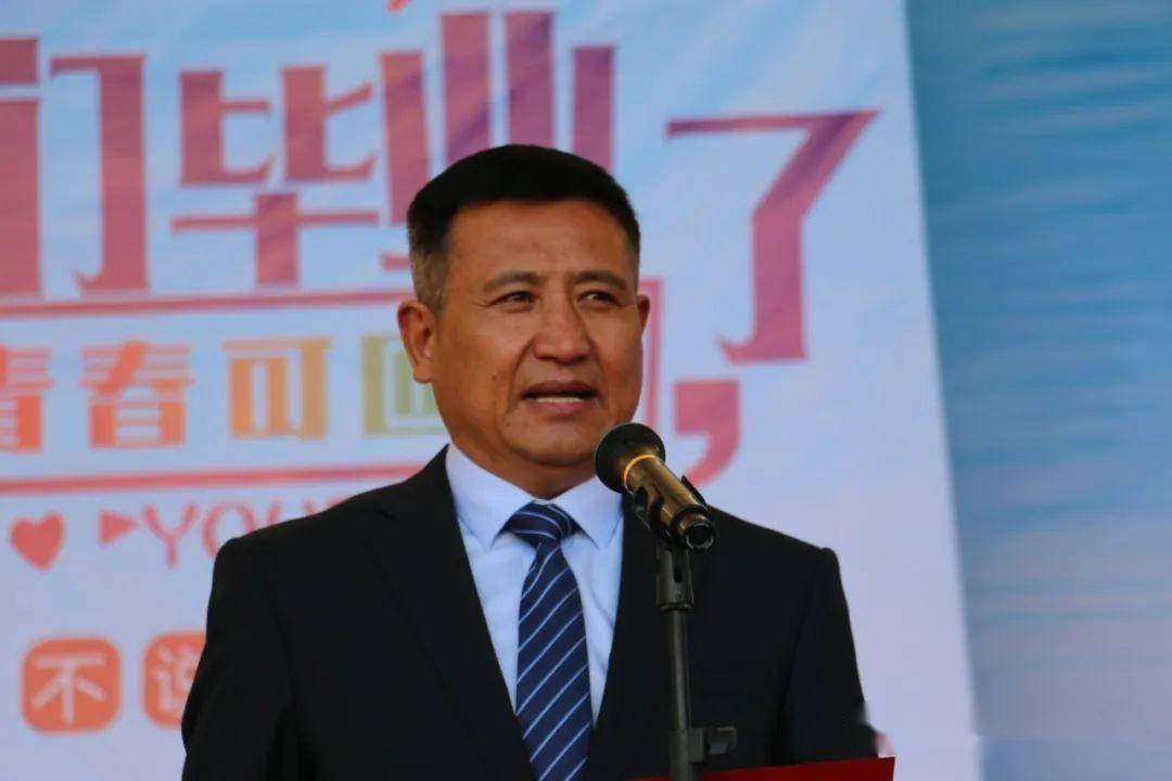 陇东学院附属中学举行2023届毕业典礼暨欢送毕业生文艺汇演_青春_祝福