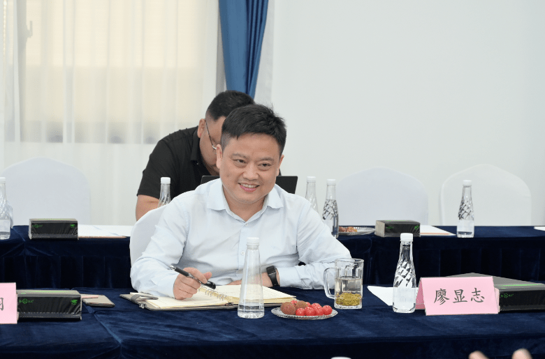 东风公司财务控制部总经理廖显志指出,我们要坚定既有营销方针和策略