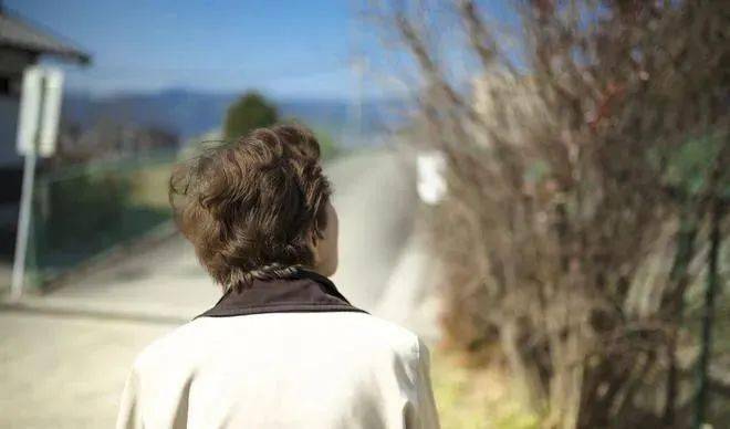 父母走后,这三种亲戚,不如外人,别对他们掏心掏肺_亲情_人际关系_感情