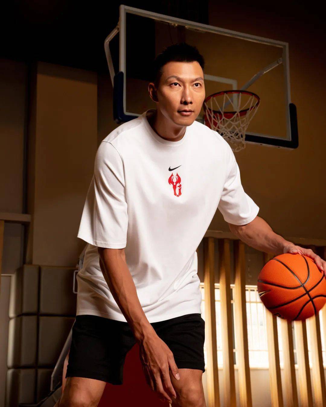 "新秀"易建联,又多了一重新身份!_阿联_耐克_中国队