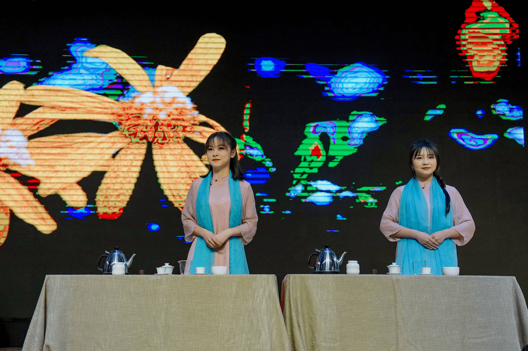 《茶艺》(2024届茶艺社,指导教师姚文华)《做闪亮的自我》(李晶,周望