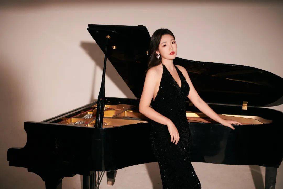 市民音乐会 | 旅英钢琴家李昀:"才貌双全"的钢琴公主_英国政府_演出