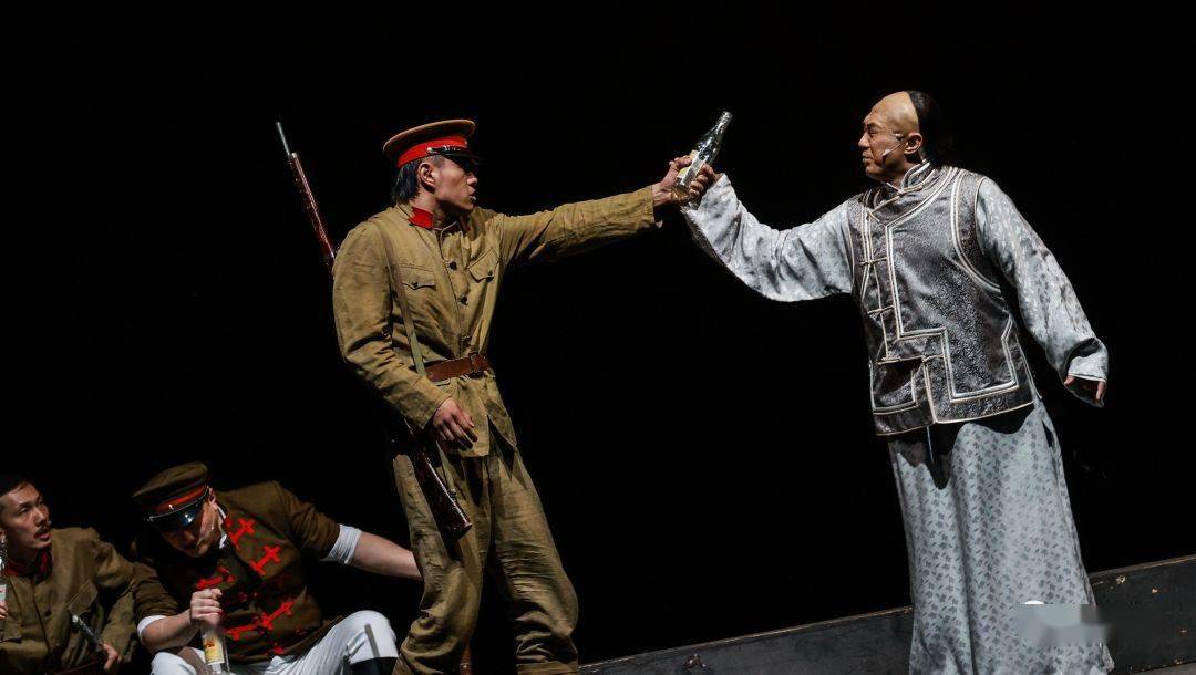 6月8日,6月9日由中国国家话剧院出品经典剧作《大宅门》即将在宜兴