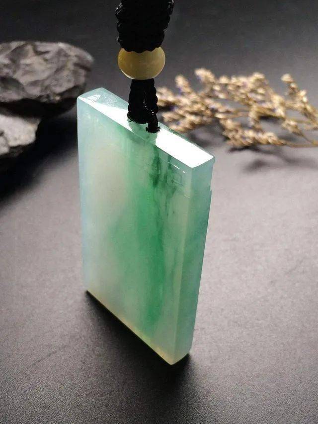 翡翠平安“无事牌”这么火,却很少人知道它的真正含义！_搜狐网
