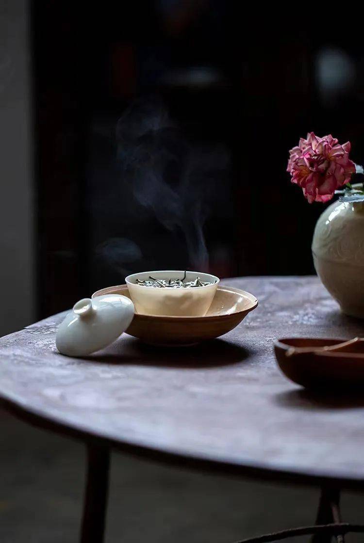 空洞的社交,不如丰富的独处.