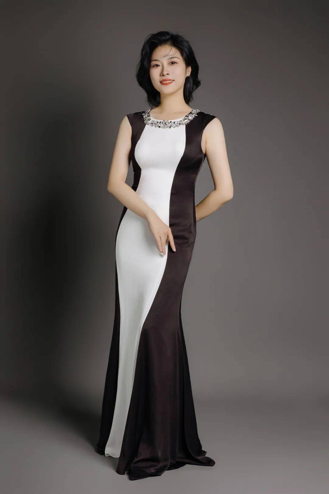 永远不要做一个廉价的人_赵洁_三毛_小时候