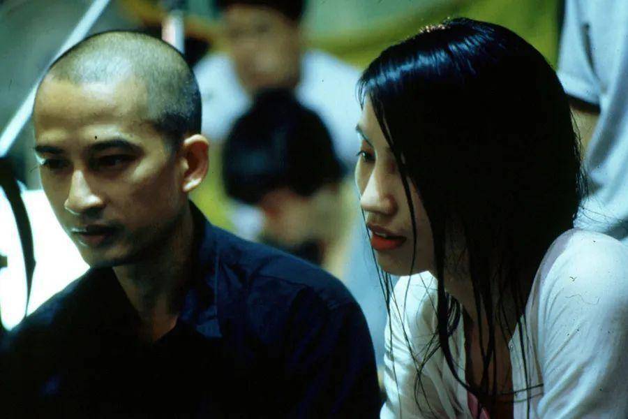 事实上,在上世纪九十年代大放异彩的越南裔导演中,陈英雄是最具代表性