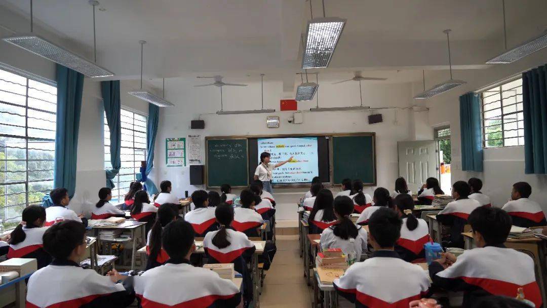 勐腊三中二是作为每年固定考点,勐腊县第一中学考点设有14个理工考场