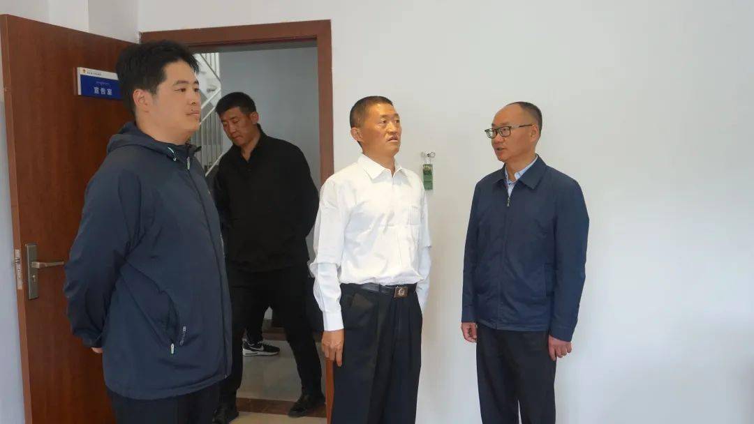 【政法要闻】张通荣调研督导色达县政法工作