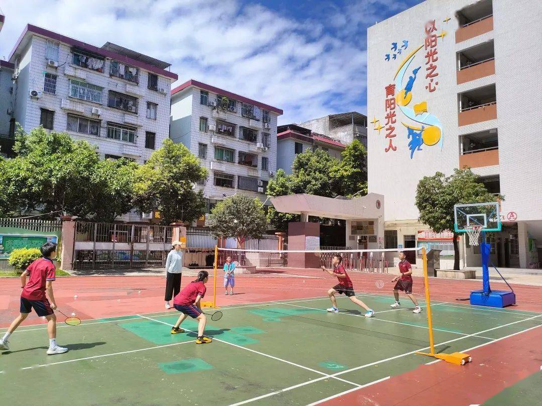 河源市第二小学羽毛球健儿训练日常一直以来,河源市第二小学高度重视