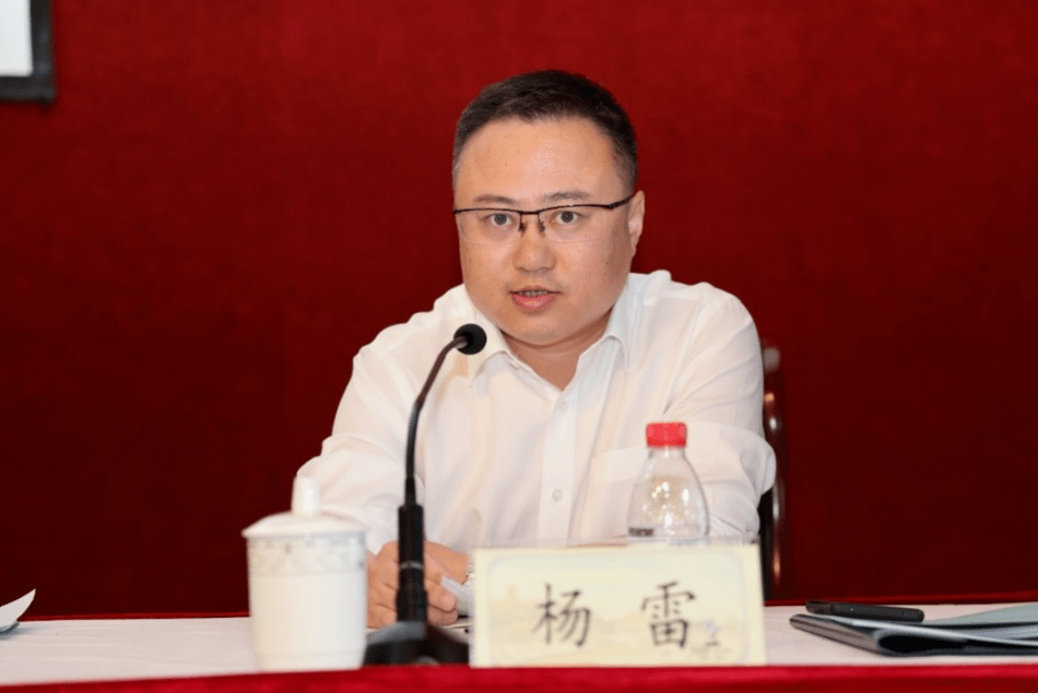 镇党委副书记,镇长高楠要求,聚焦目标任务,加快推动经济稳定增长,大力