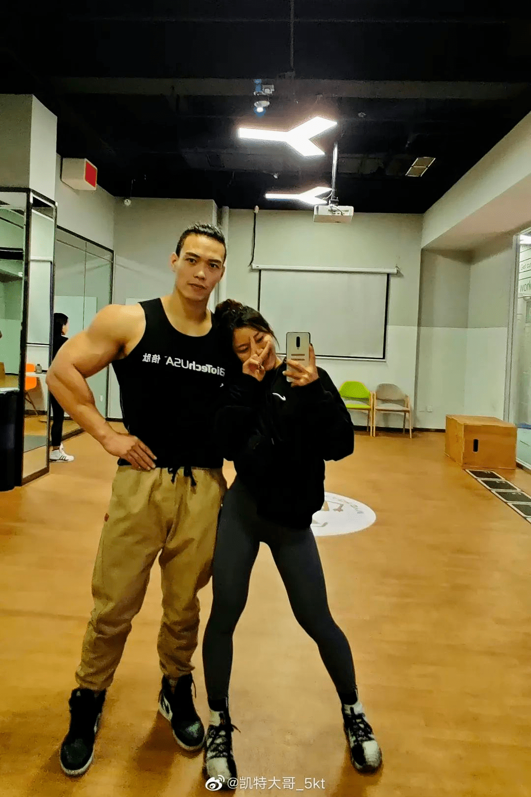 比基尼女神,不止性感_李猛和_凯特_健身