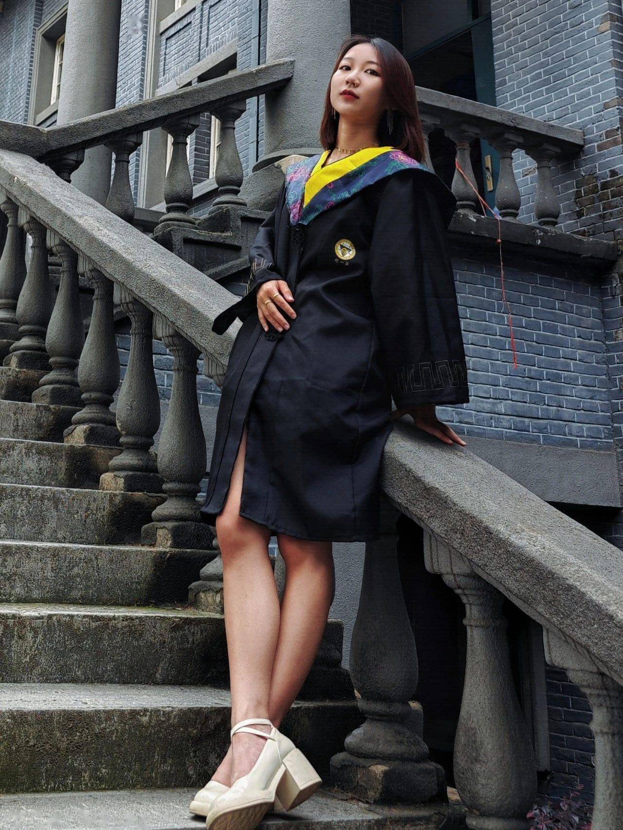 责编 | 宋雨昂摄影 | 刘昊旻模特 | 宋雨昂 陈诚 刘一泓 杨晴晴 陈