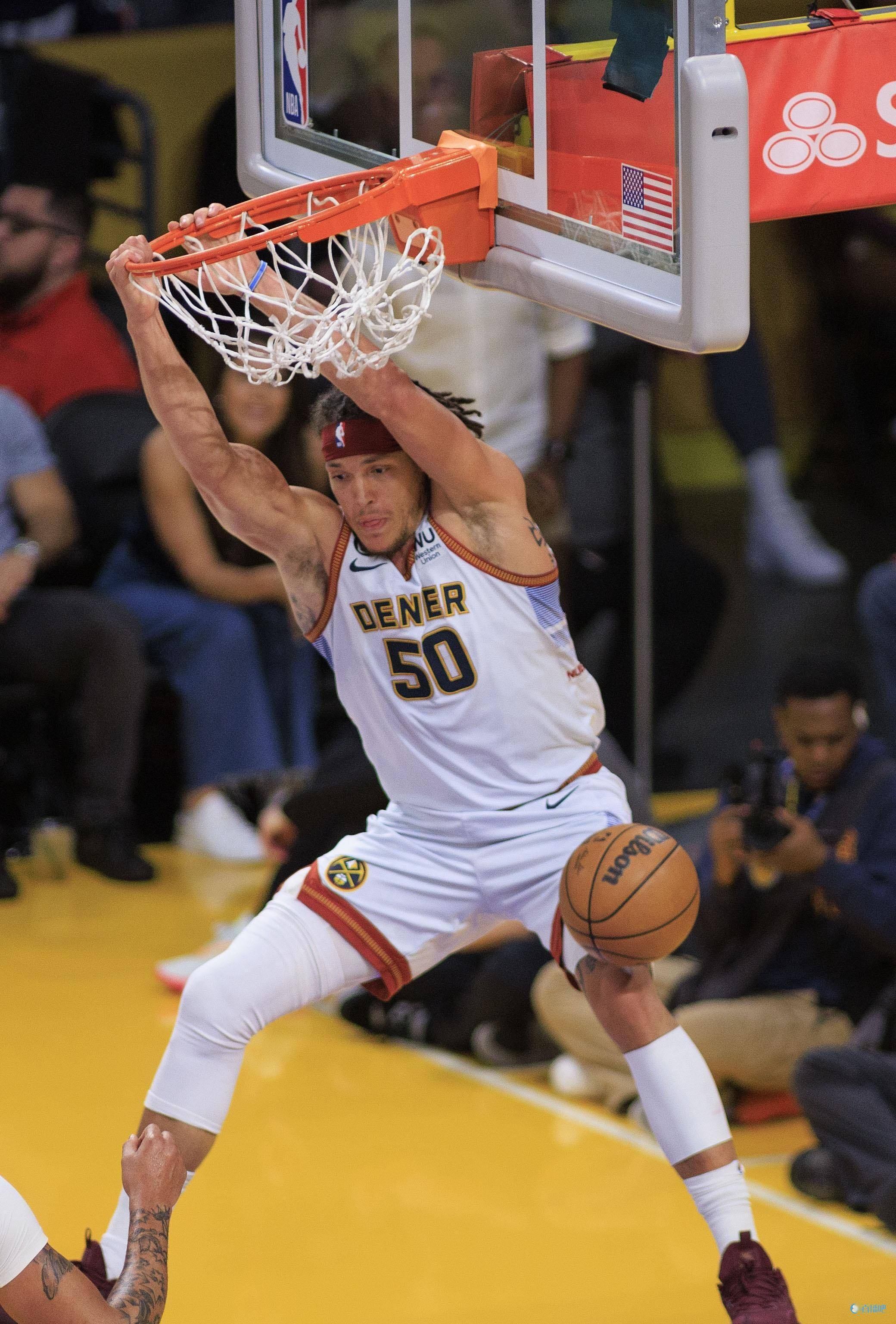 马龙:戈登整晚发挥都非常棒 他是个战士_阿隆_掘金_抢断