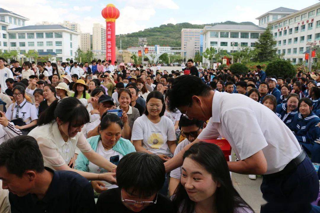 庄浪县第四中学图片