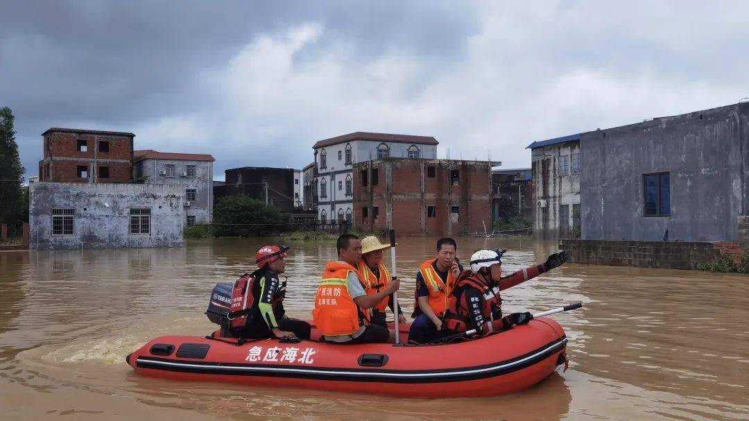 9"白沙河浸堤抗洪抢险纪实!合浦县多举措推进灾后恢复重建工作.
