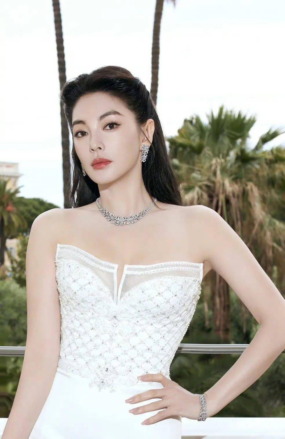 蔡徐坤王鹤棣虚火?迪丽热巴演贝女王?林志玲退圈?张雨绮炫富翻车?