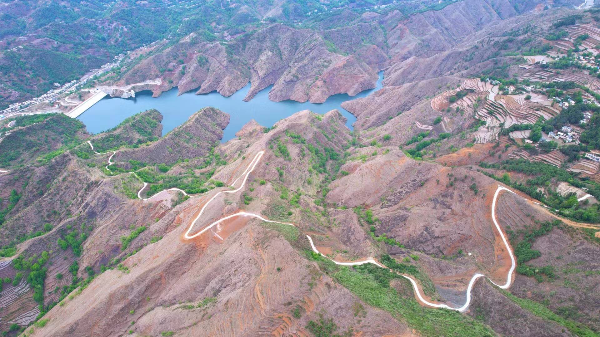 威宁自治县哈喇河镇:一条通组路让900余人心出行更方便_工作_村民