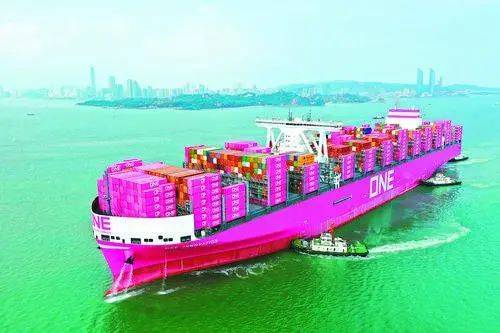 One Innovation ultra-large container carrier docks at XM Port_The ...