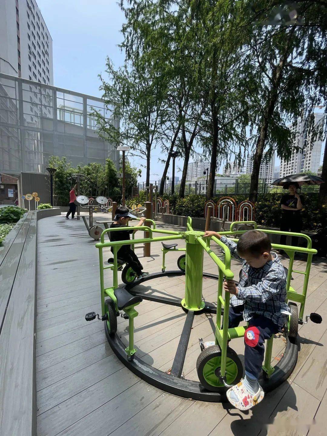 苏州河畔新增一处儿童乐园,孩子们来了之后不想走_居民_老人_设施