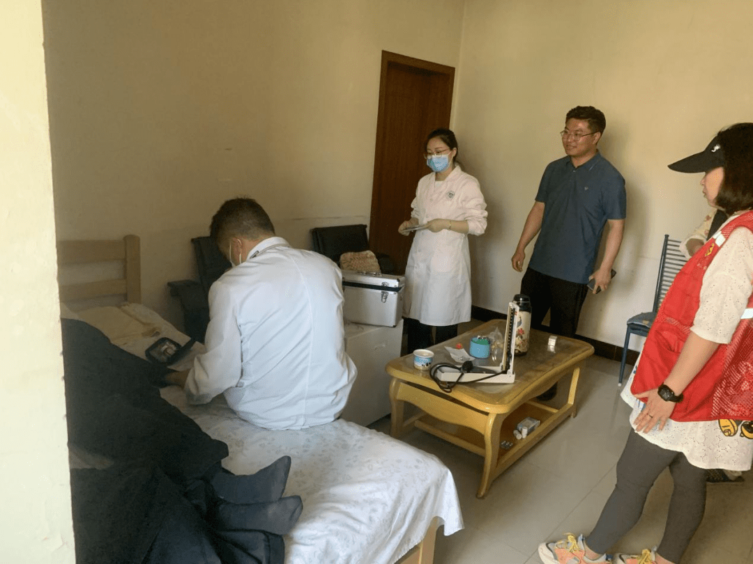 城关区:贴心服务送上门 关爱老人暖人心_认证_人员_生活