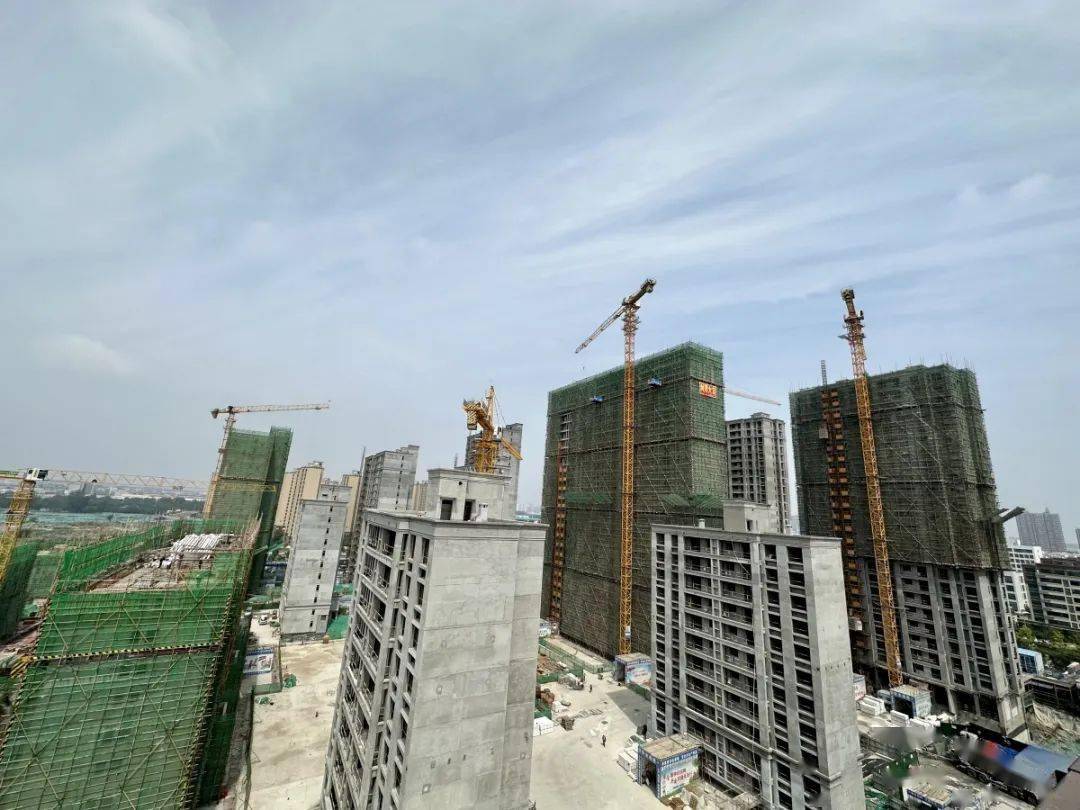 华都国滨府·臻悦项目七幢高层全面结顶_济宁_民生_工期