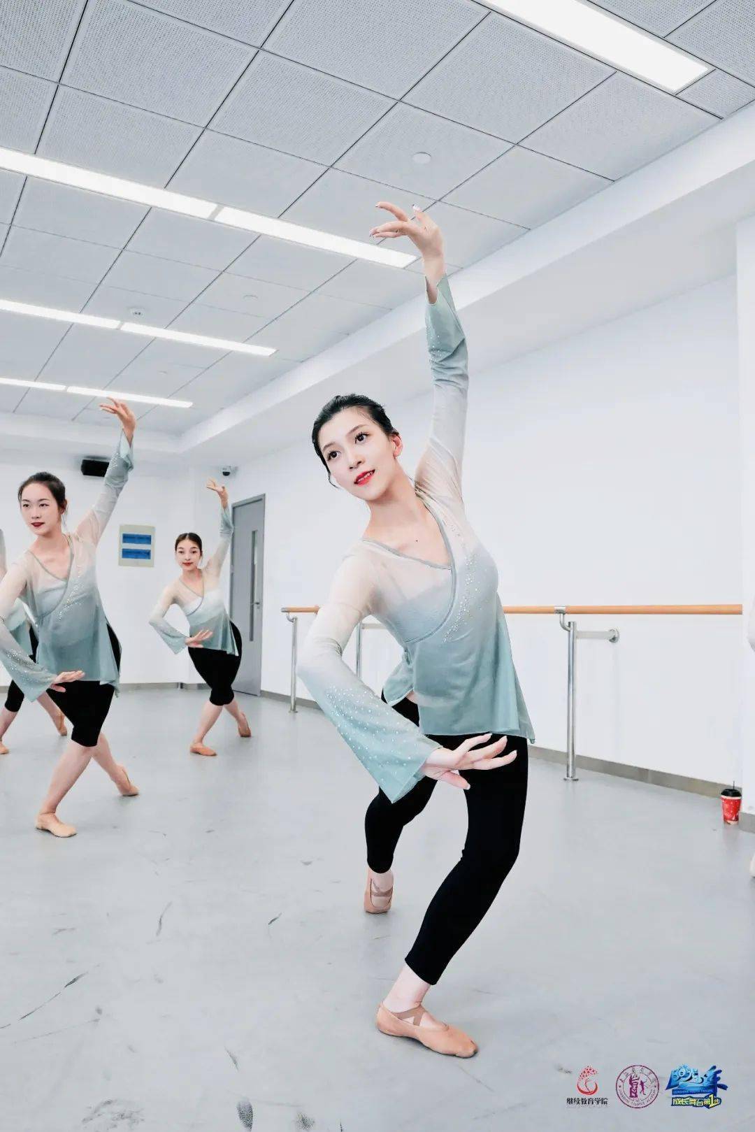 北京舞蹈学院继续教育学院舞蹈进修班(第二期)中国古典舞在上海戏剧