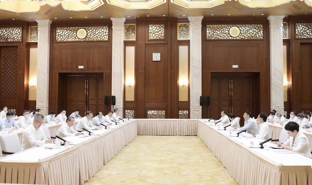 陈吉宁龚正与刘宁蓝天立举行沪桂两地交流座谈会,共商全面深化合作大