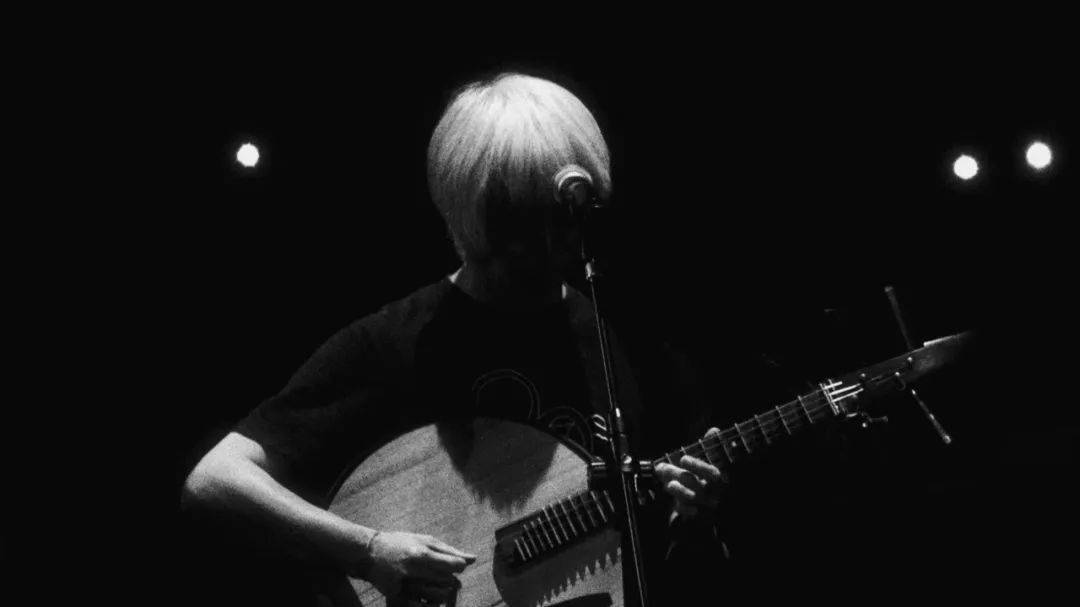 万能青年旅店上海专场:17人编制乐队!万人聆听摇滚长诗!