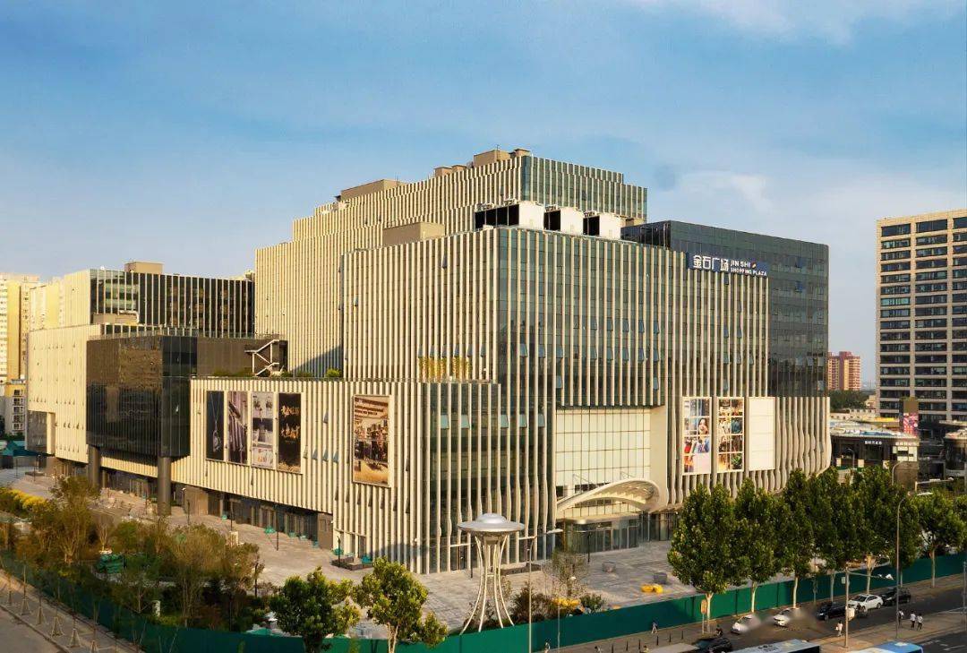 经石榴庄街道核实,金石广场为金石庄源投资管理有限公司(原石榴庄大队