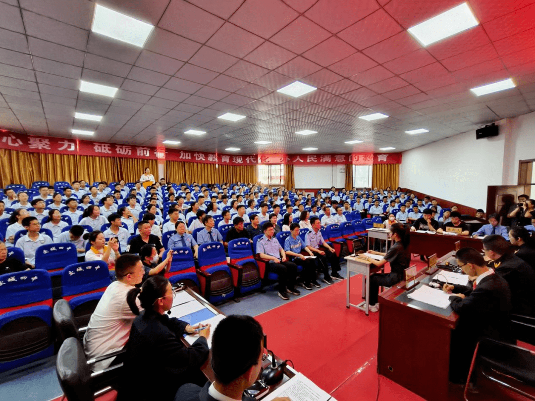 交城县法学会在交城四中开展"模拟法庭" 普法活动_法治_青少年_宣传