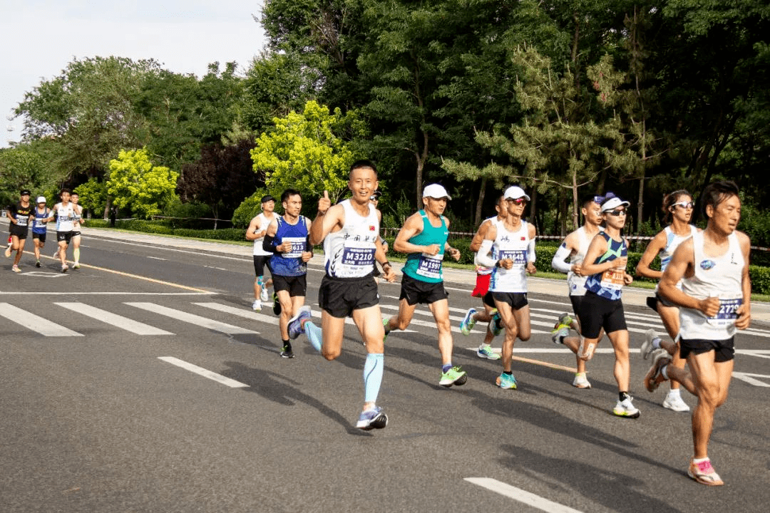 在奥运冠军陈定,前央视主持人路一鸣,跑步女神焦安静,半马女王殷晓雨