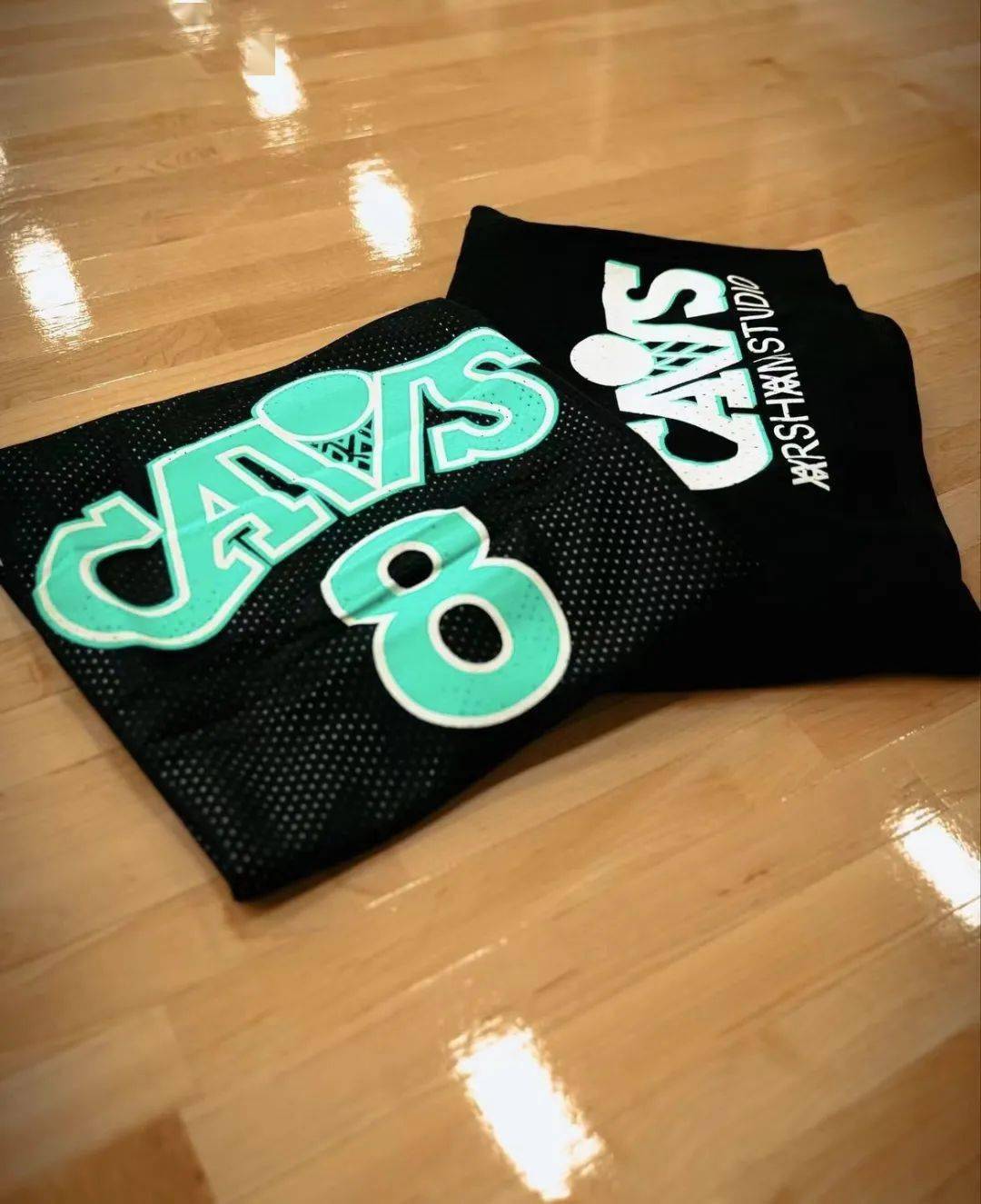 骑士球迷必入,cavs by arsham网格球衣球裤上架!_daniel_训练_时间