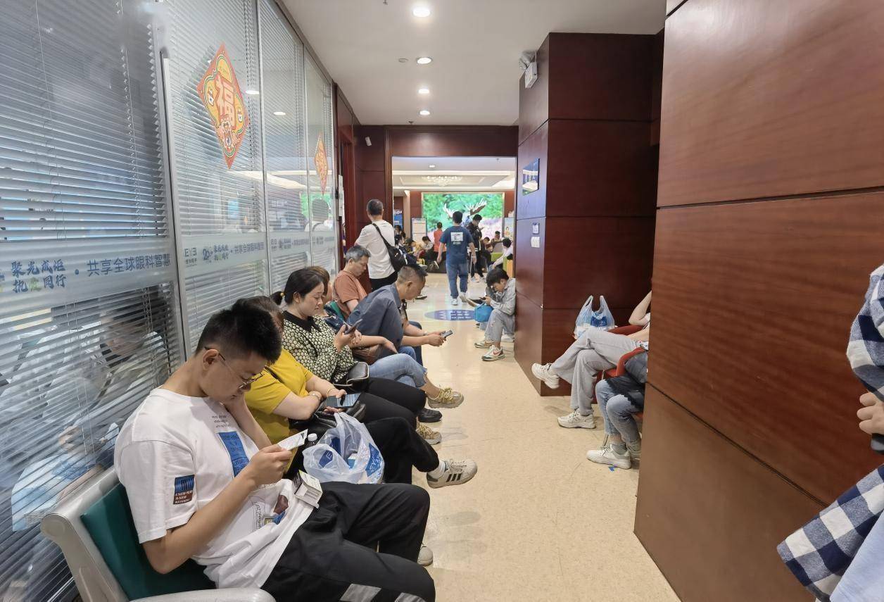 贵阳爱尔院长提醒:术前检查,术后复查必不可少_手术_高考_黄加兵